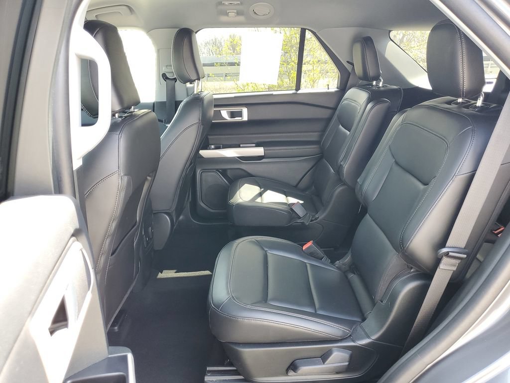 Certified 2024 Ford Explorer XLT w/ Equipment Group 202A AWD/4WD image 14