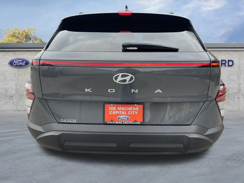 Used 2025 Hyundai Kona SEL image 4