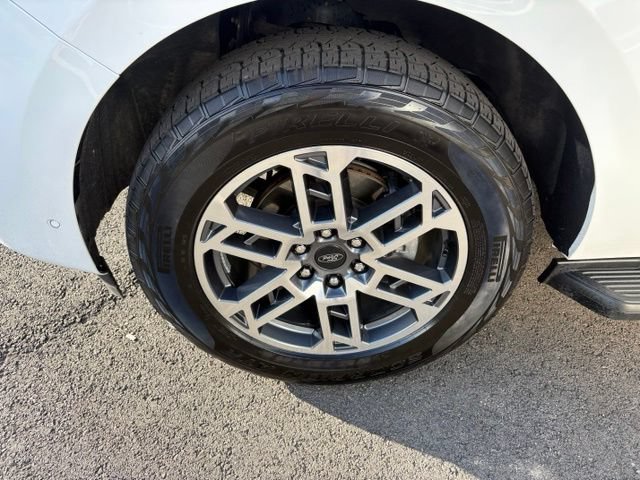Certified 2025 Ford Expedition Active AWD/4WD image 12