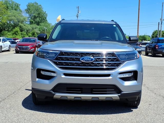 Certified 2023 Ford Explorer XLT w/ Equipment Group 202A AWD/4WD image 2