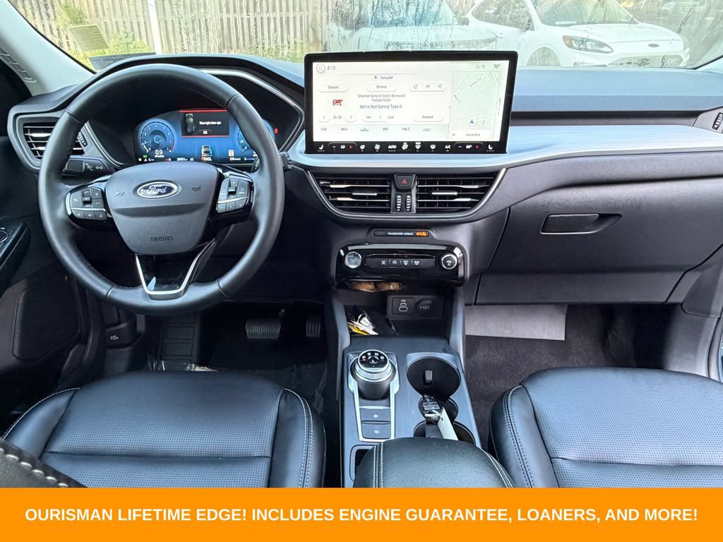Certified 2025 Ford Escape Platinum AWD/4WD image 11
