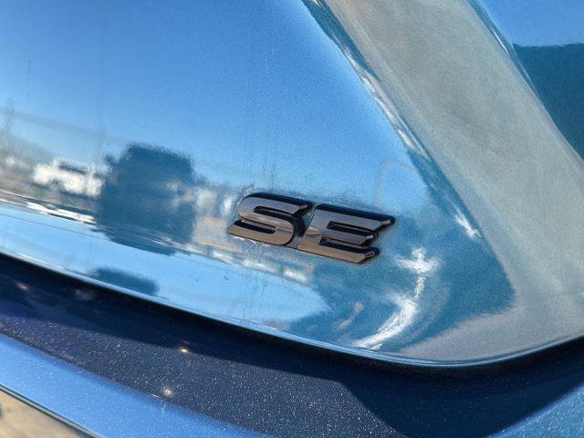 Used 2025 Toyota Camry SE w/ Convenience Package image 10