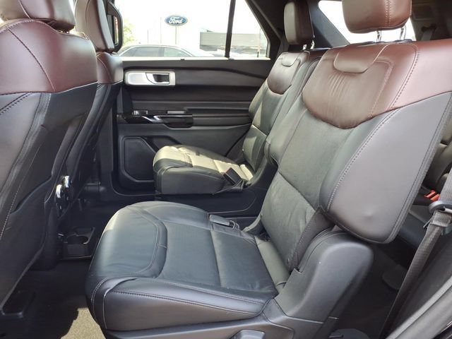Certified 2024 Ford Explorer Platinum w/ Technology Package AWD/4WD image 7