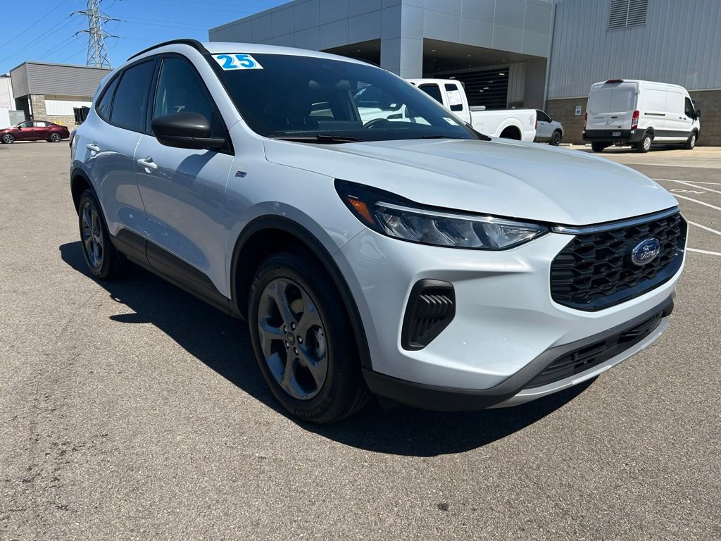 Certified 2025 Ford Escape ST-Line w/ Tech Pack #1 AWD/4WD video 1