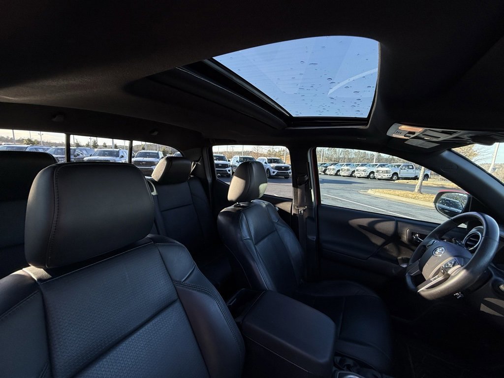 Used 2023 Toyota Tacoma TRD Off-Road image 31