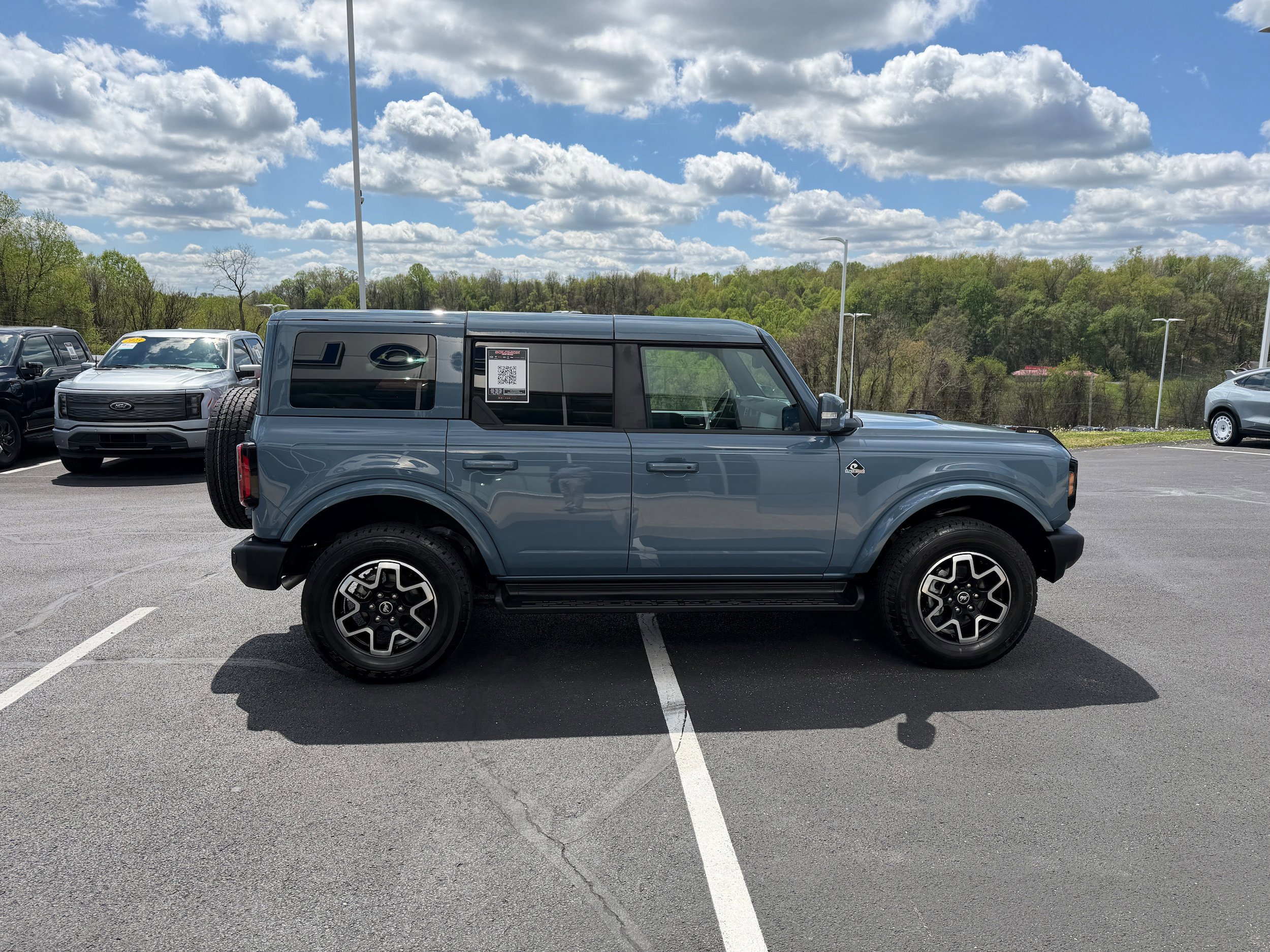 Certified 2025 Ford Bronco Outer Banks AWD/4WD image 2