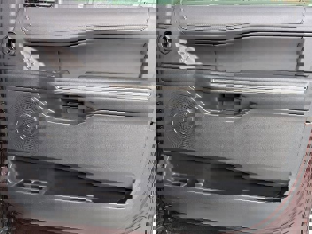 Certified 2024 Ford Expedition XLT image 31