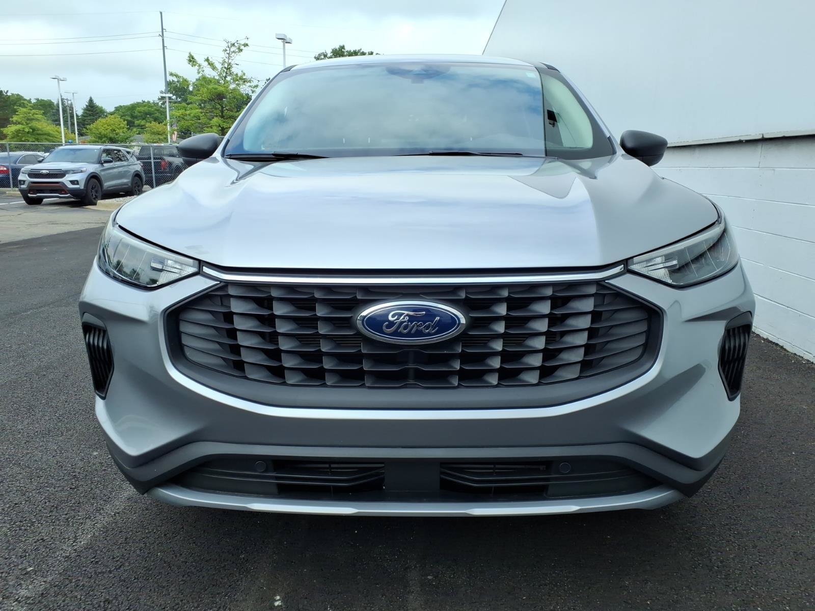 Certified 2024 Ford Escape Active w/ Tech Pack #1 AWD/4WD image 2