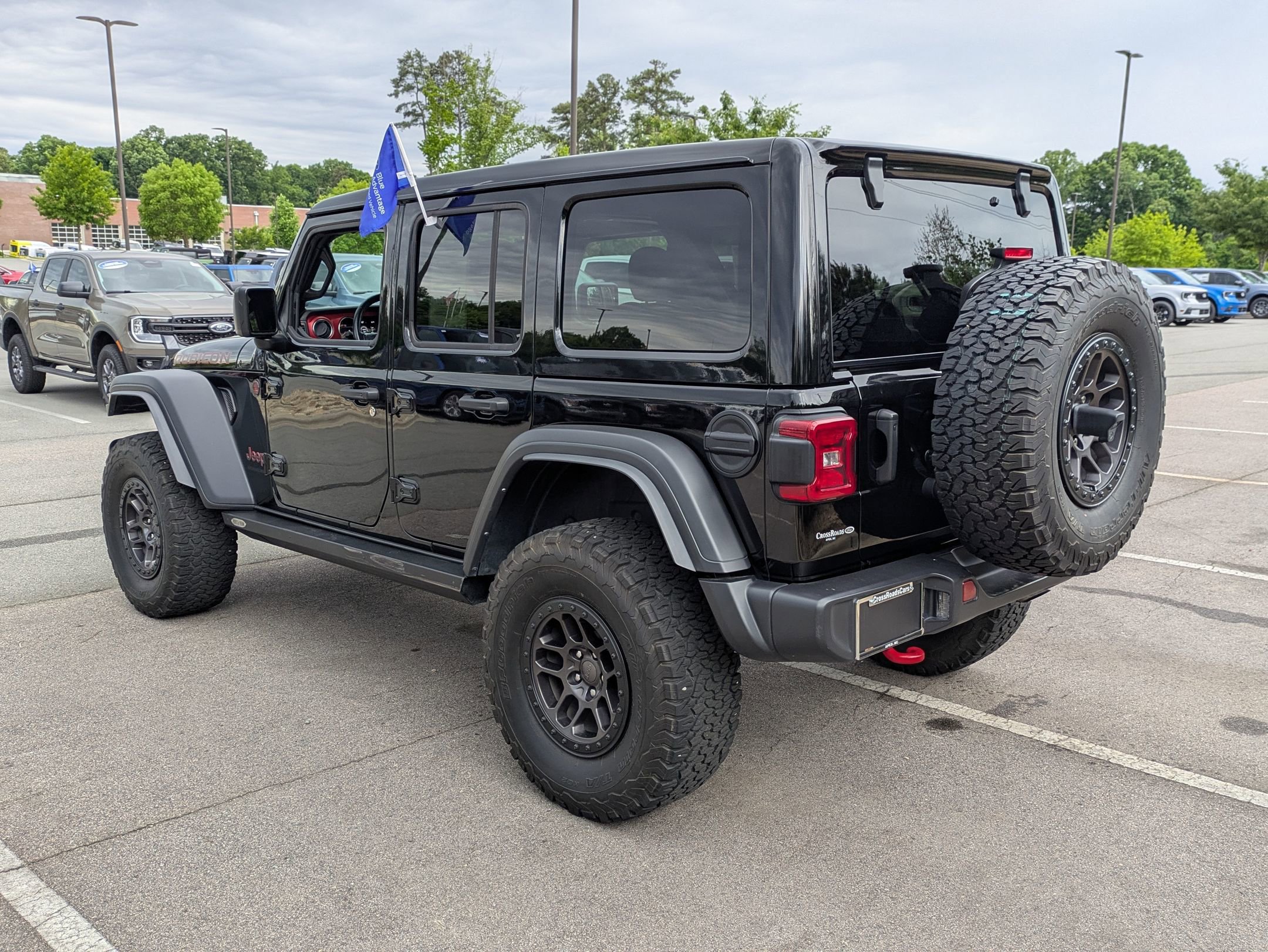 Used 2023 Jeep Wrangler Unlimited Rubicon w/ Xtreme 35 Tire Package AWD/4WD image 6