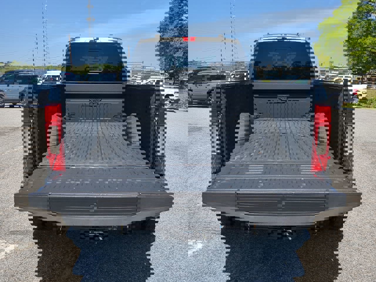 Certified 2020 Ford F450 Platinum w/ FX4 Off-Road Package image 11