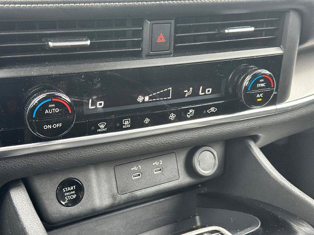 Used 2025 Nissan Rogue SV AWD/4WD image 5