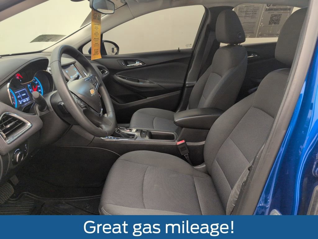 Used 2017 Chevrolet Cruze LT w/ Convenience Package image 9