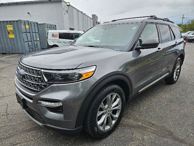 Certified 2022 Ford Explorer XLT w/ Equipment Group 202A AWD/4WD image 1