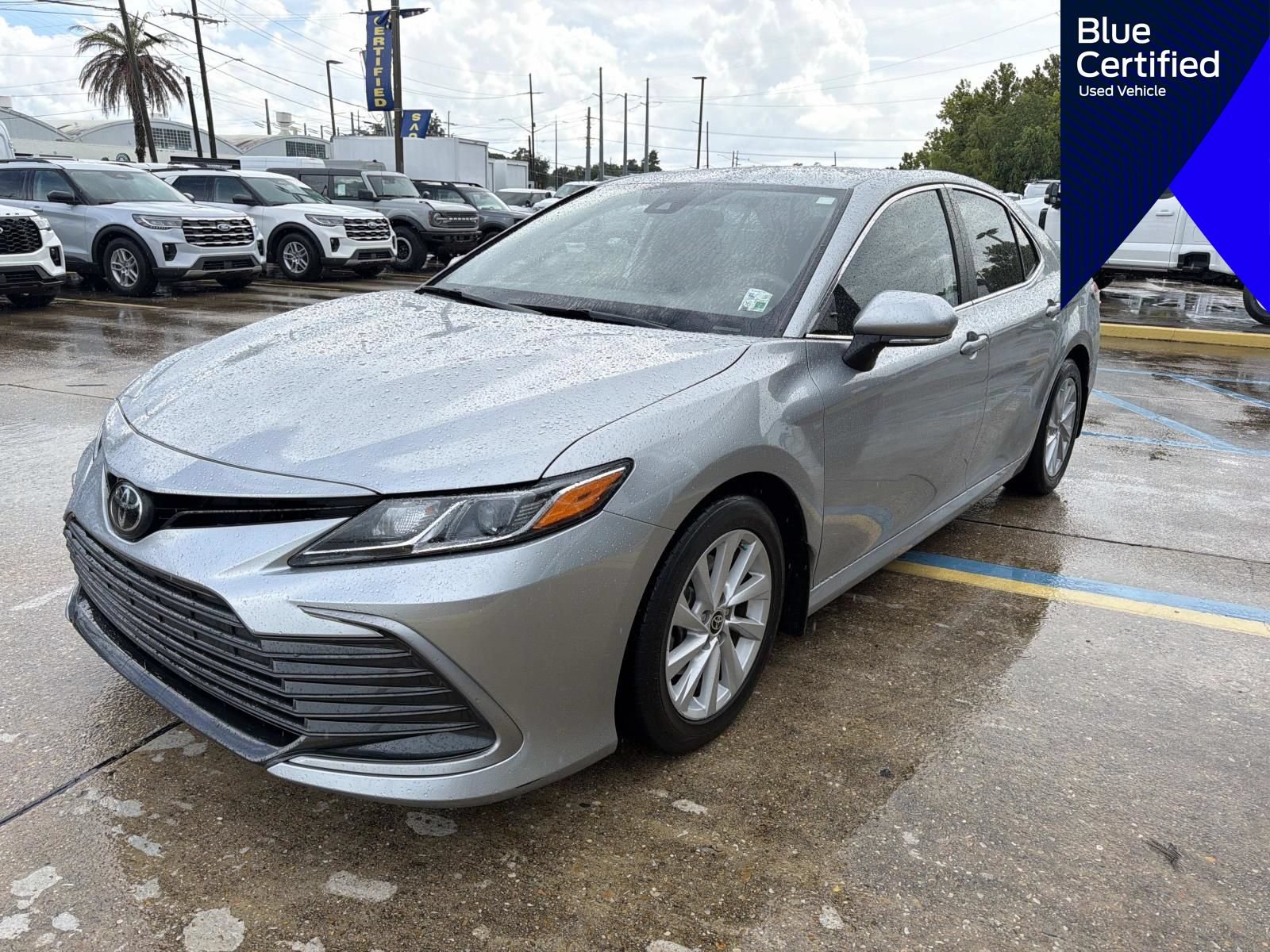 Used 2022 Toyota Camry LE FWD image 5