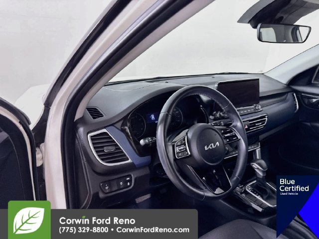 Used 2023 Kia Seltos S w/ Navigation Package FWD image 12
