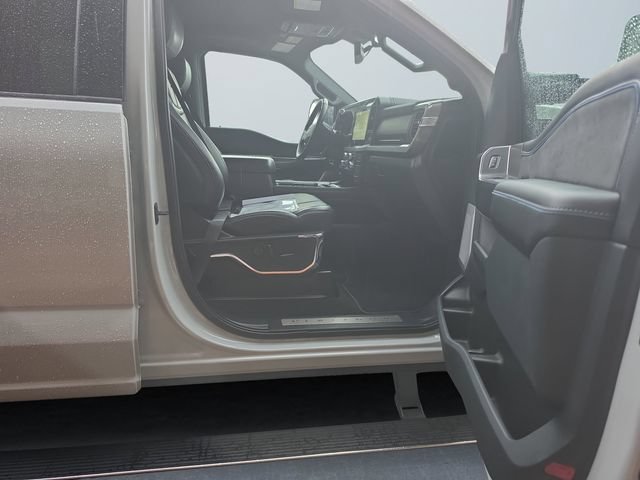 Certified 2025 Ford F350 Platinum AWD/4WD image 15