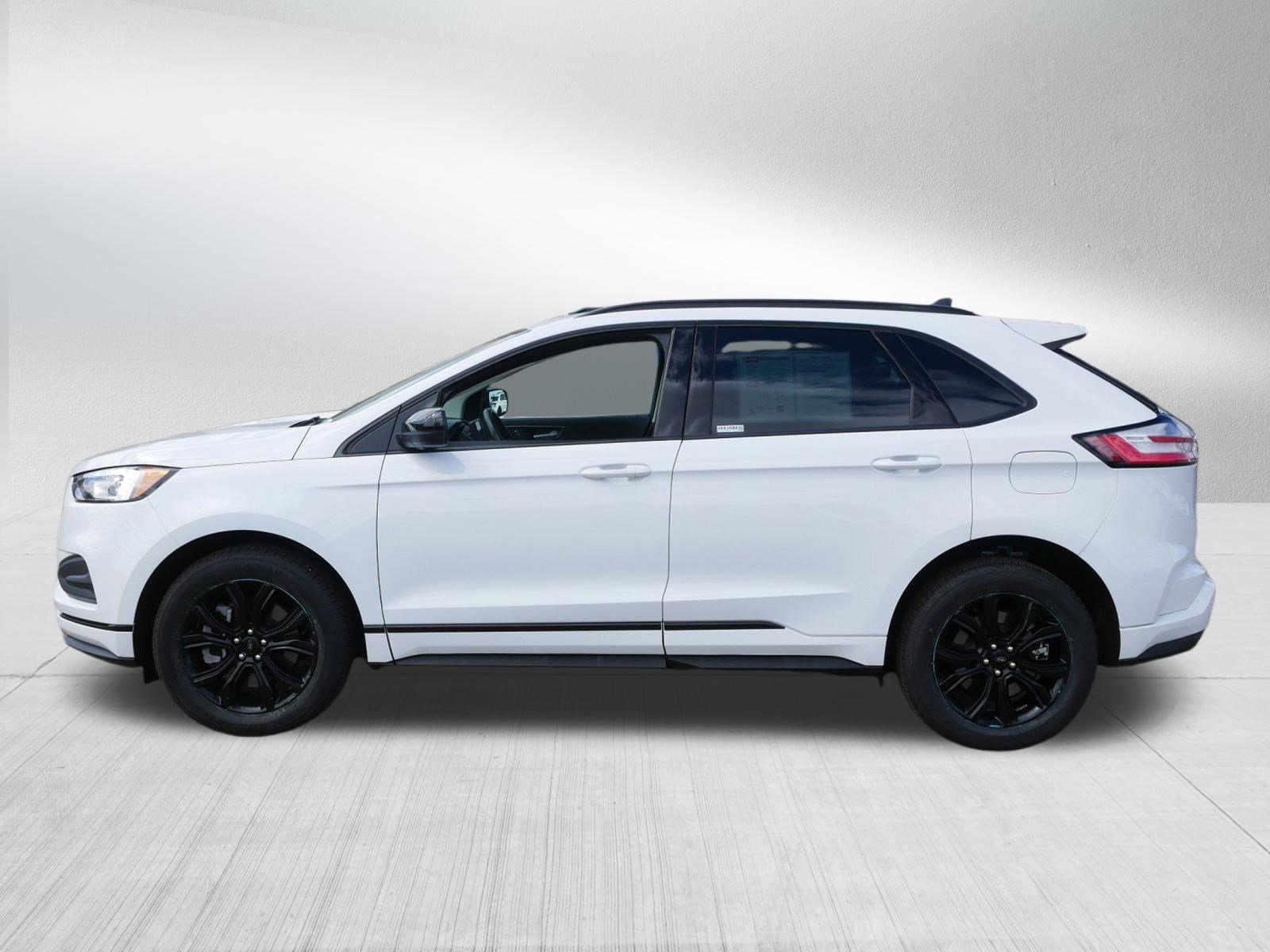 Certified 2022 Ford Edge SE w/ Black Appearance Package AWD/4WD image 4