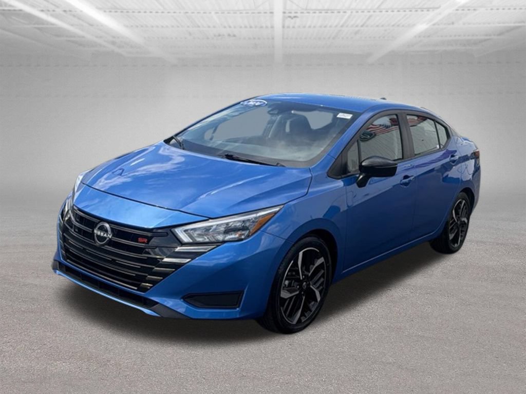 Used 2024 Nissan Versa SR FWD image 4