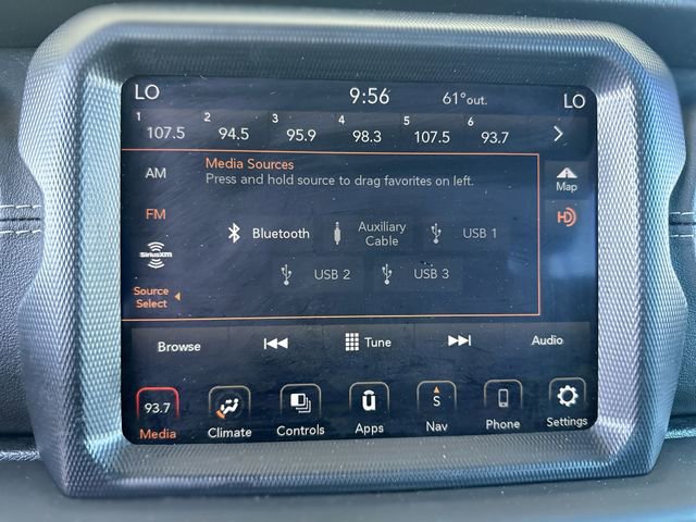 Used 2018 Jeep Wrangler Unlimited Sahara AWD/4WD image 17