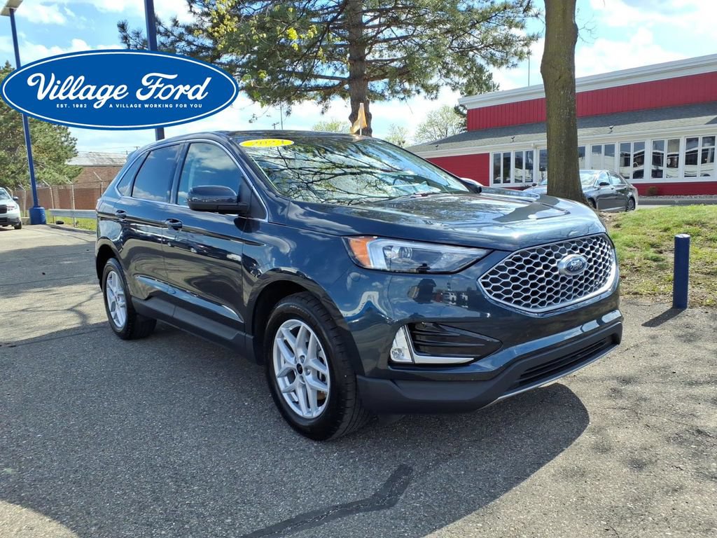Certified 2023 Ford Edge SEL w/ Convenience Package AWD/4WD image 4