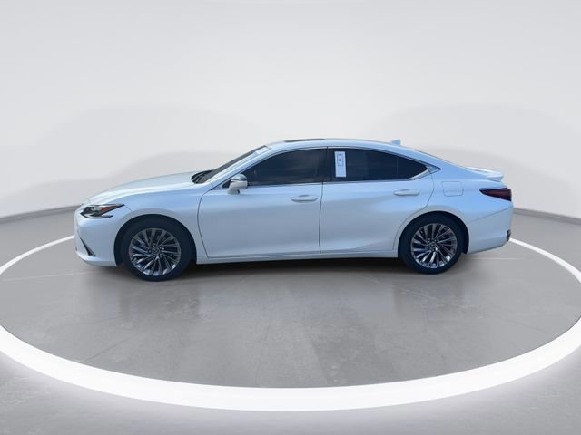 Used 2024 Lexus ES 300h Ultra Luxury w/ Accessory Package (Z2) image 3