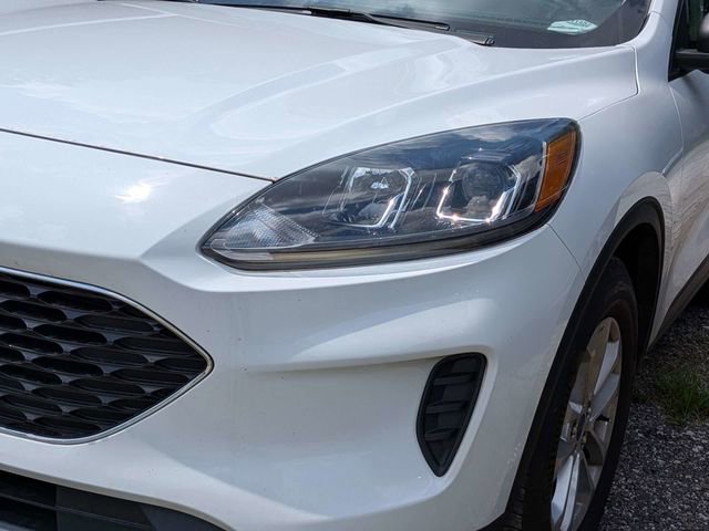 Certified 2022 Ford Escape SE w/ Cold Weather Package AWD/4WD image 4