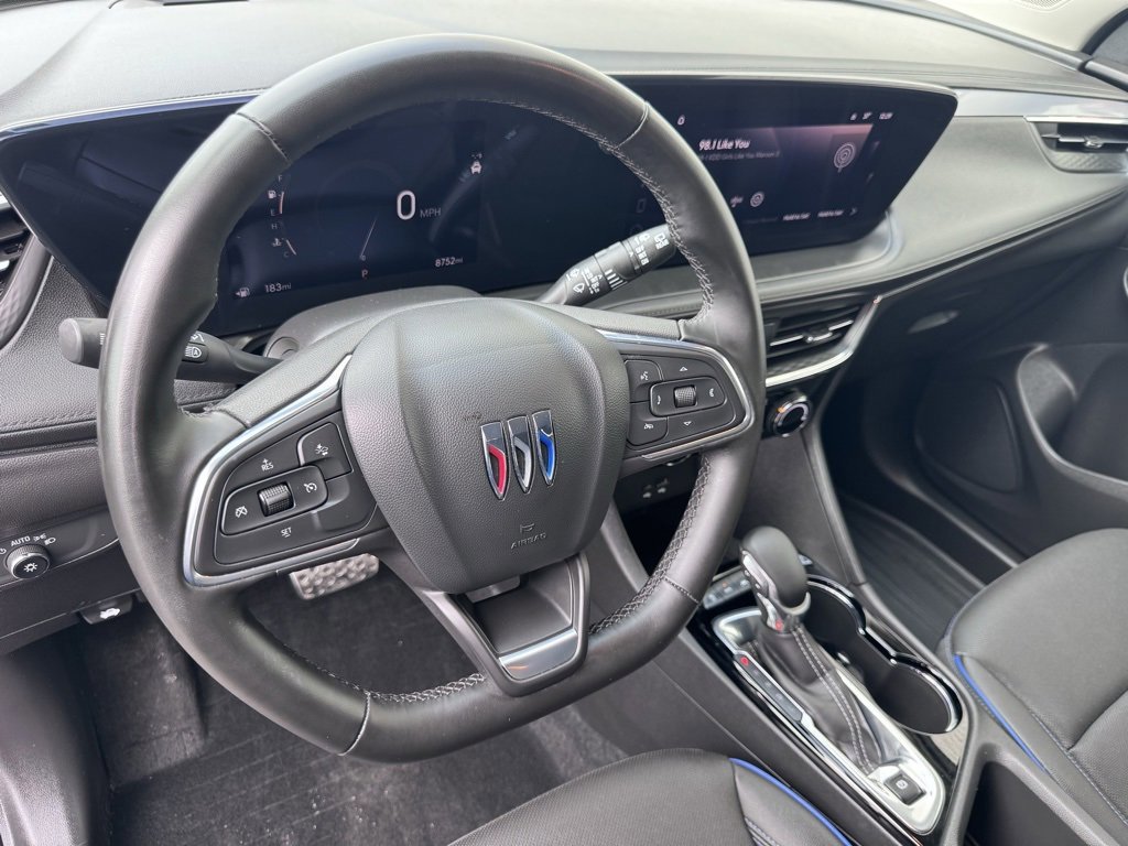 Used 2025 Buick Encore GX Sport Touring image 29
