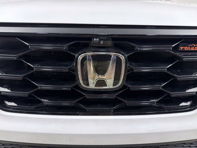 Used 2025 Honda Pilot TrailSport image 4