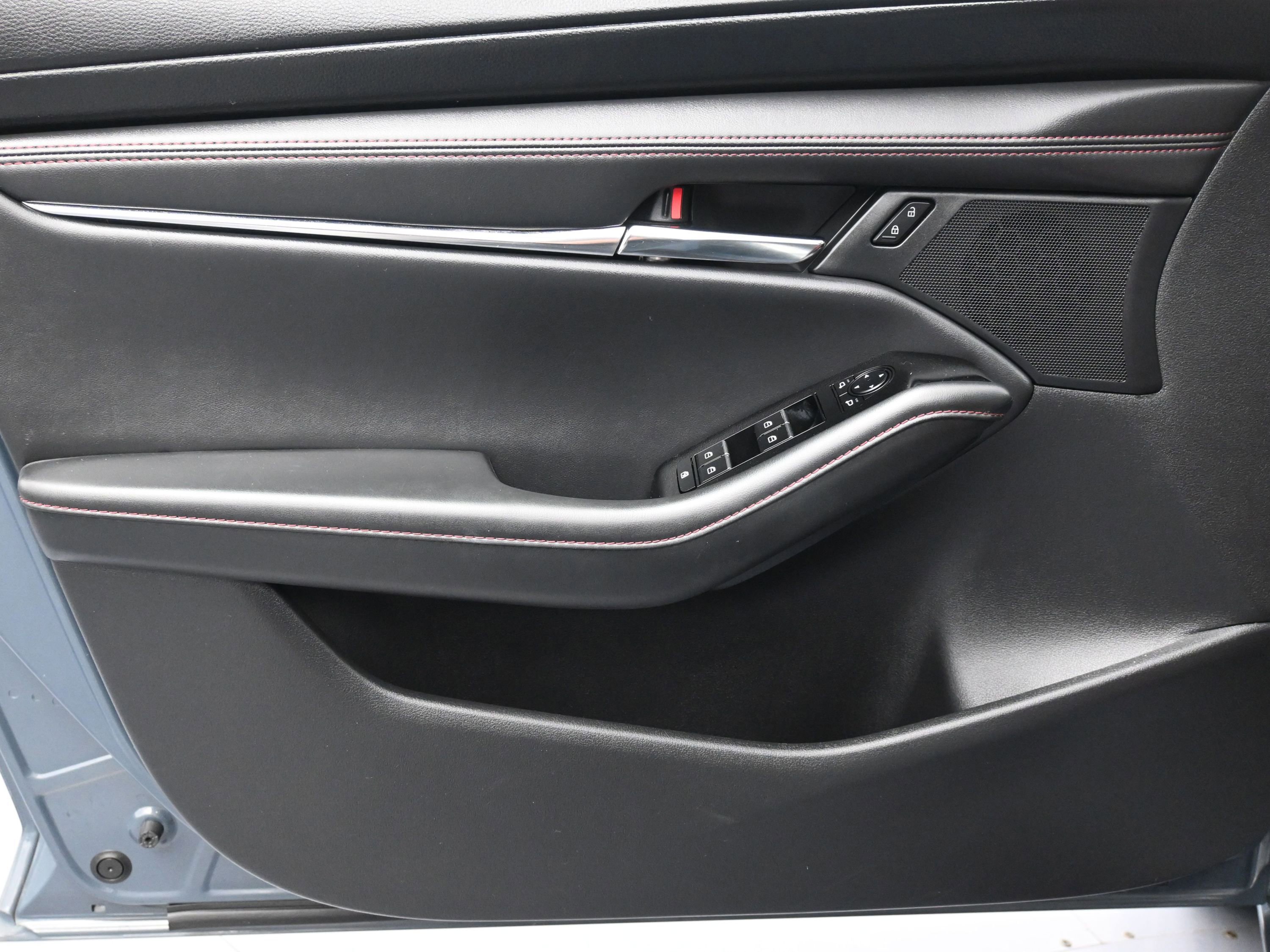 Used 2024 MAZDA MAZDA3 s image 34