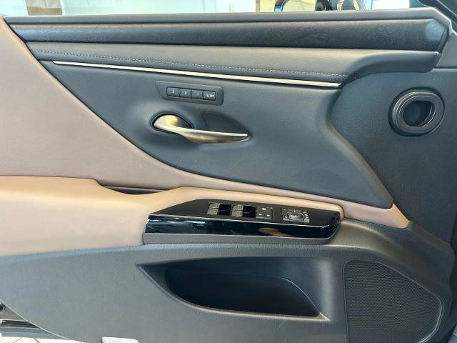 Used 2024 Lexus ES 350 w/ Premium Package FWD image 23