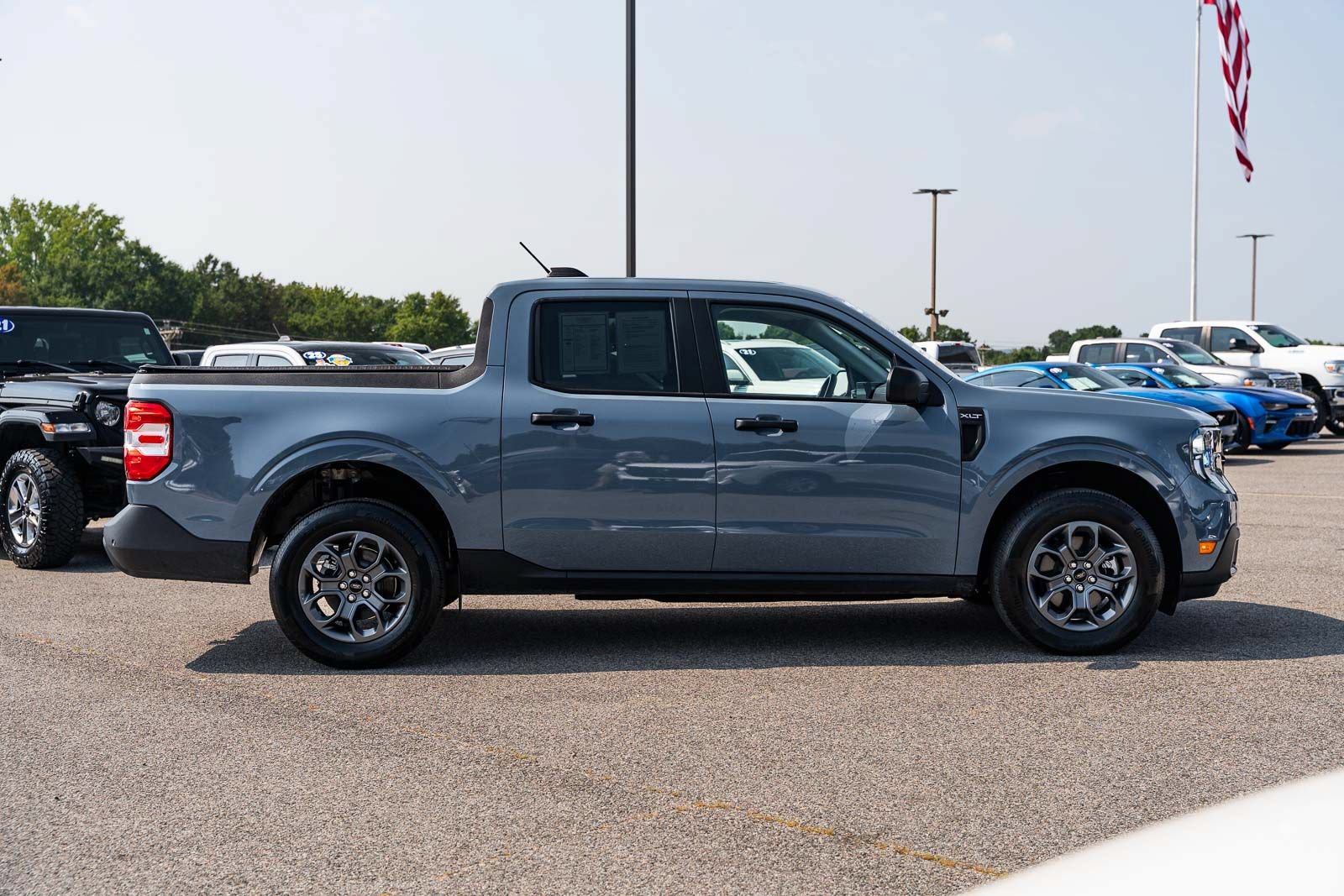 Certified 2025 Ford Maverick XLT FWD image 8