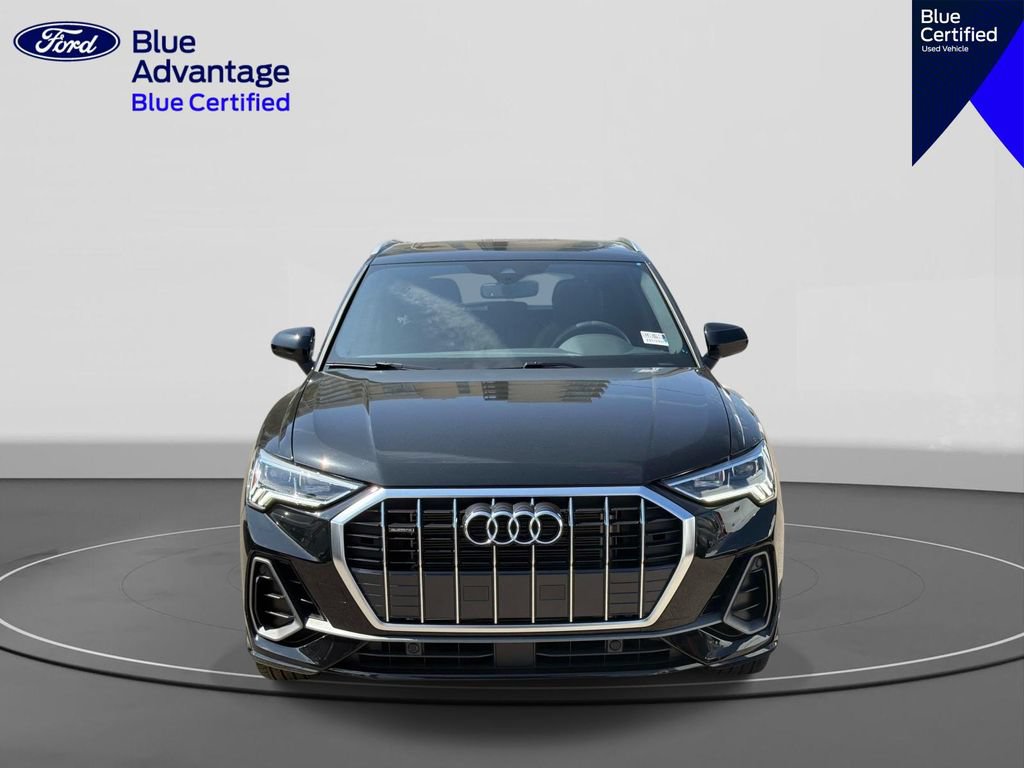 Used 2025 Audi Q3 2.0T Premium w/ Convenience Package AWD/4WD image 3