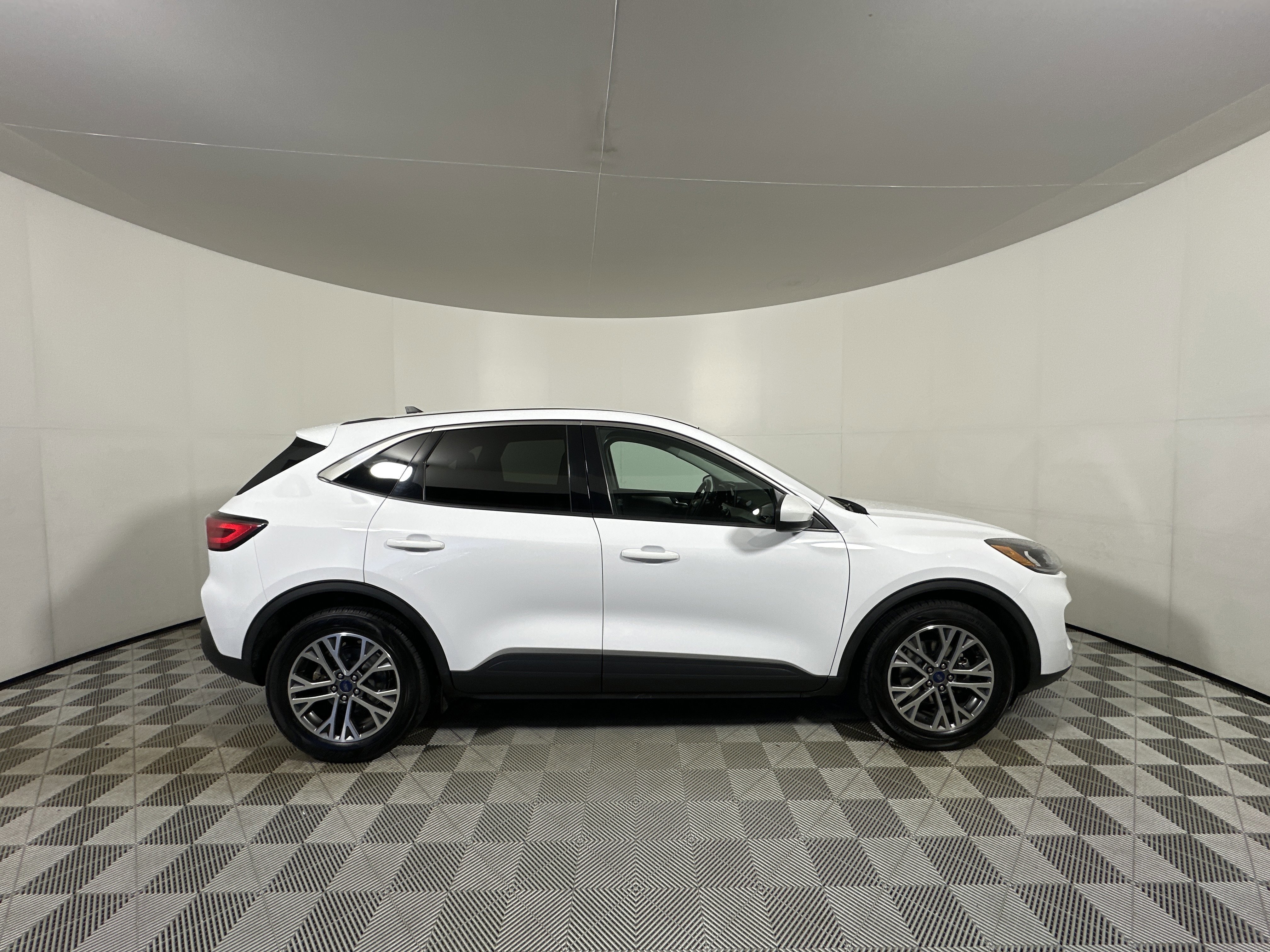 Certified 2022 Ford Escape SEL image 6