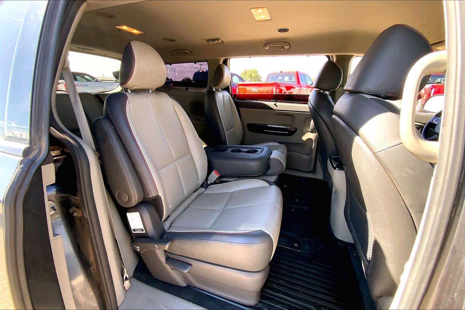 Used 2017 Kia Sedona EX FWD image 20