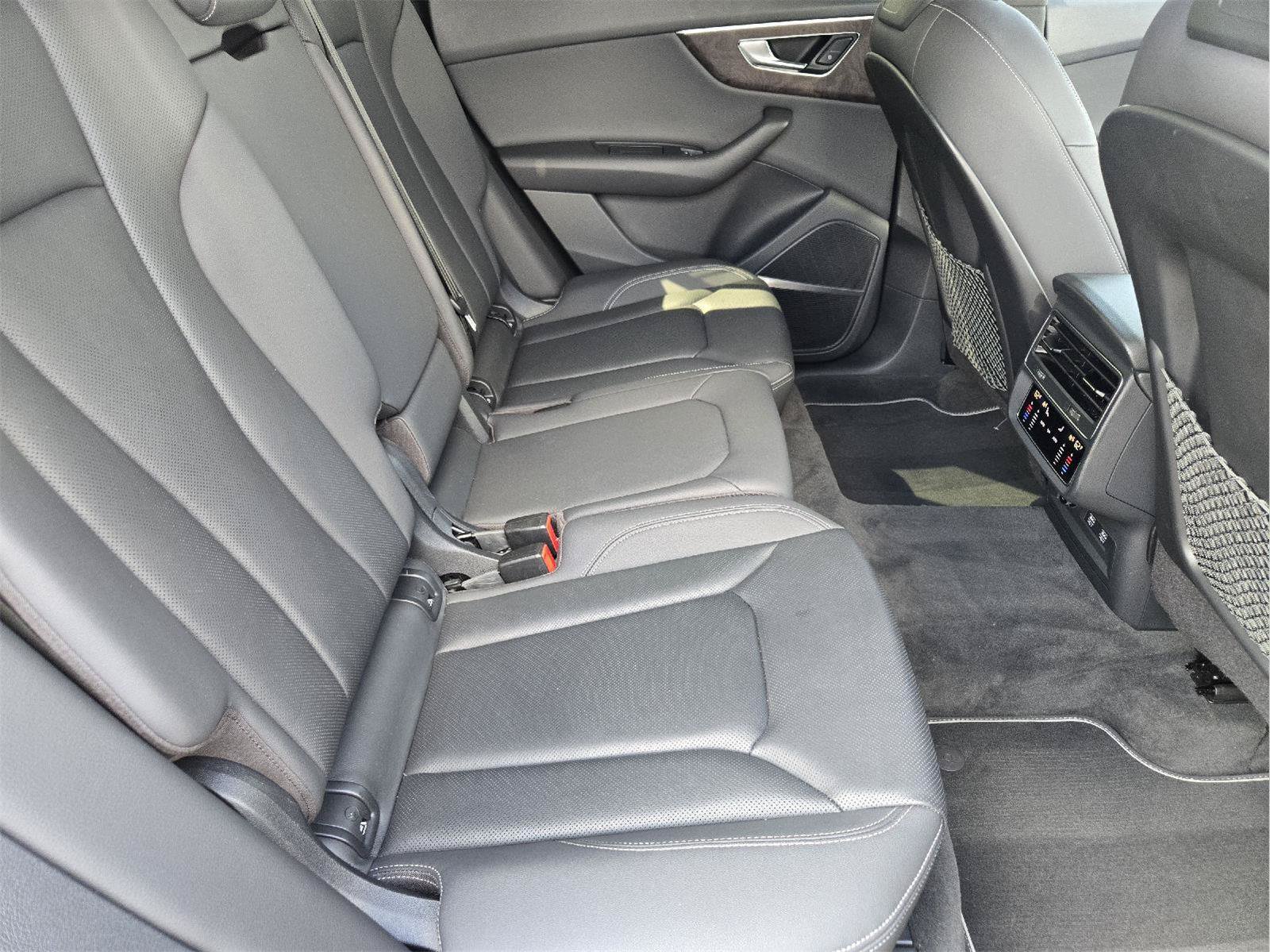 Used 2019 Audi Q8 Prestige AWD/4WD image 30