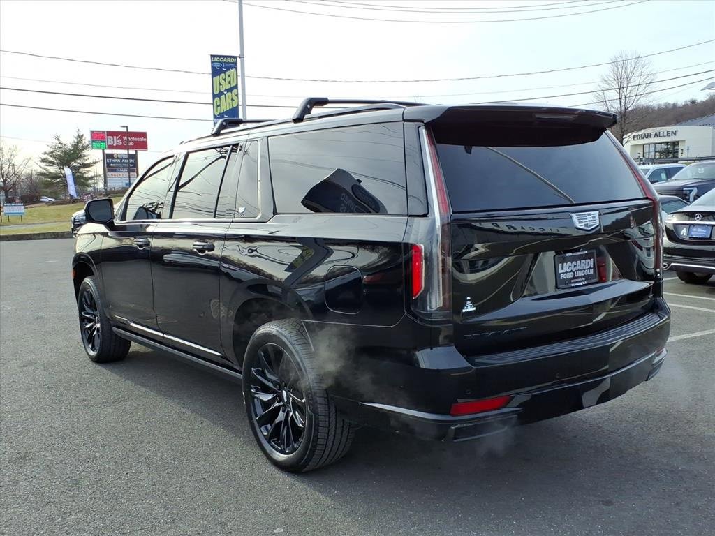 Used 2023 Cadillac Escalade ESV Sport Platinum w/ LPO, ONYX Package image 5