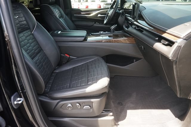 Used 2023 Cadillac Escalade Sport Platinum w/ LPO, ONYX Package AWD/4WD image 21