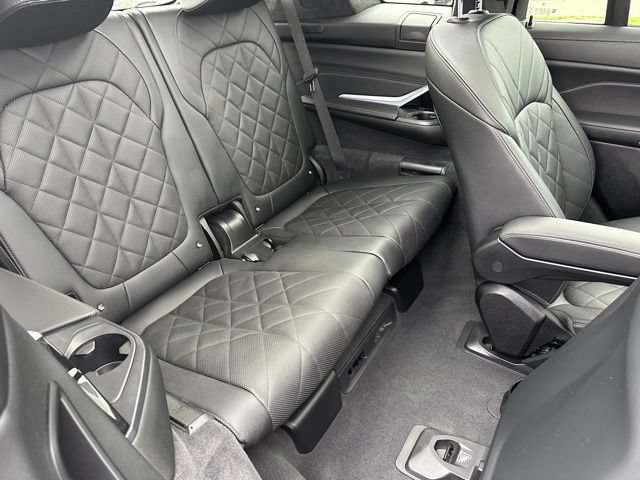 Used 2023 BMW X7 xDrive40i w/ M Sport Package AWD/4WD image 9