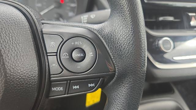 Used 2025 Toyota Corolla LE FWD image 19