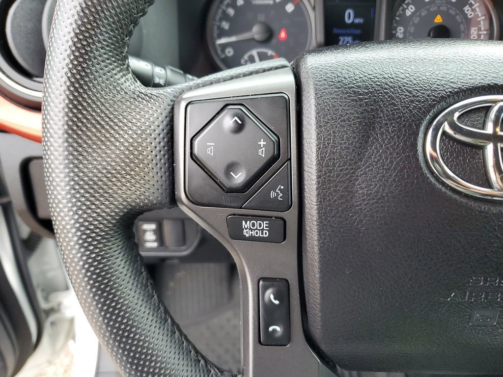 Used 2020 Toyota Tacoma TRD Sport w/ Technology Package image 18