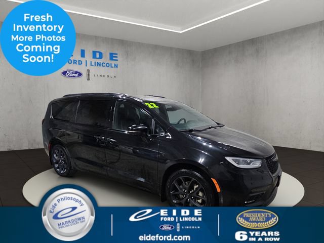 Used 2022 Chrysler Pacifica Touring-L w/ S Appearance Package