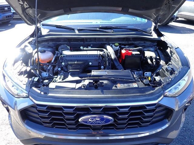 Certified 2025 Ford Escape ST-Line Select AWD/4WD image 13