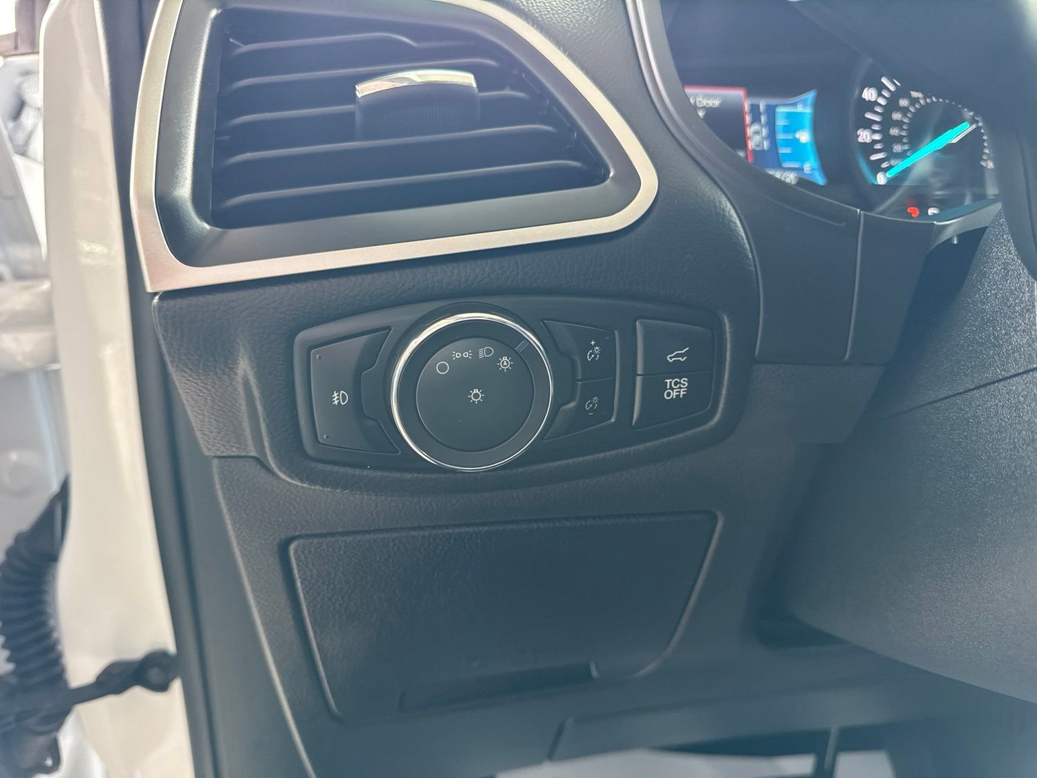 Certified 2024 Ford Edge SEL w/ Convenience Package AWD/4WD image 26