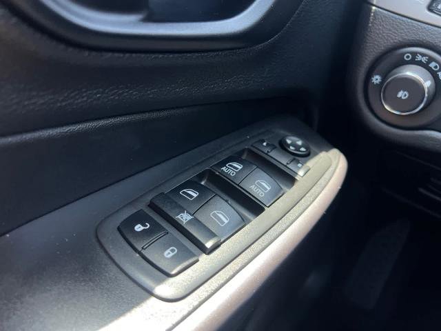Used 2021 Jeep Cherokee Latitude Lux FWD image 17