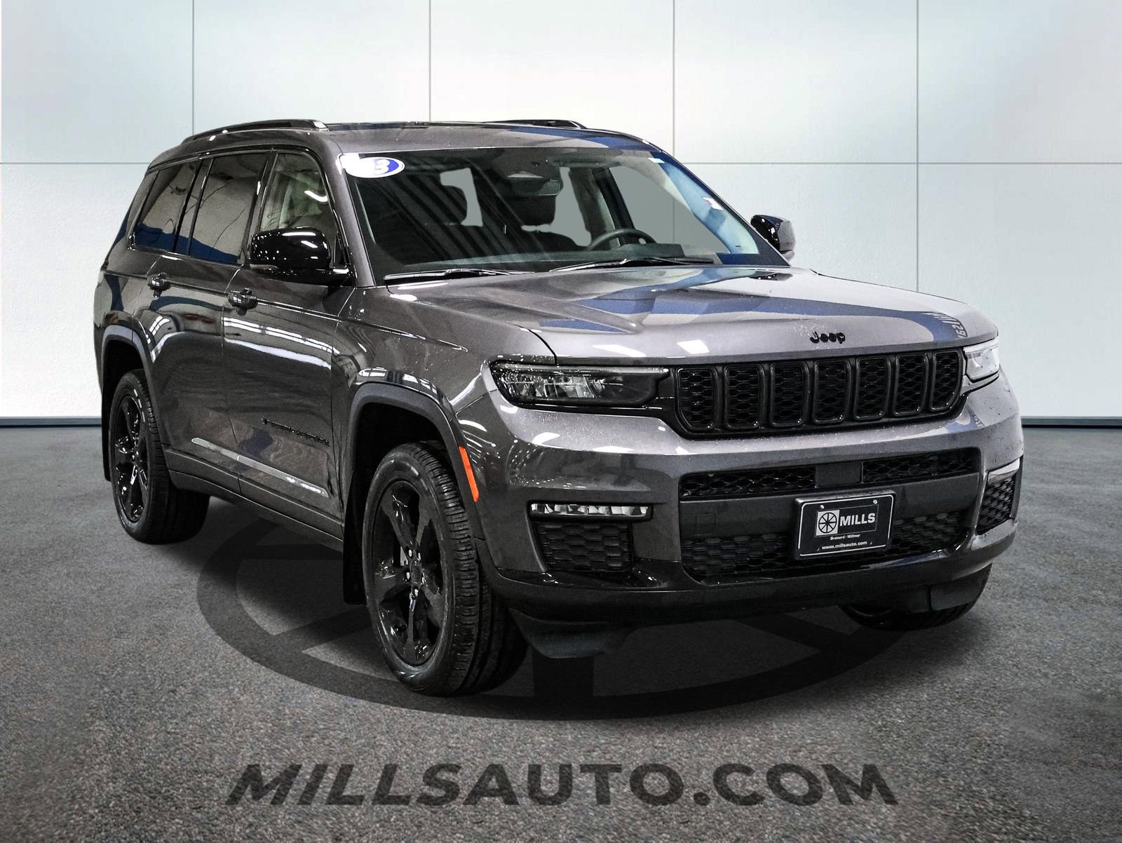 Used 2023 Jeep Grand Cherokee L Limited w/ Black Appearance Package AWD/4WD image 11