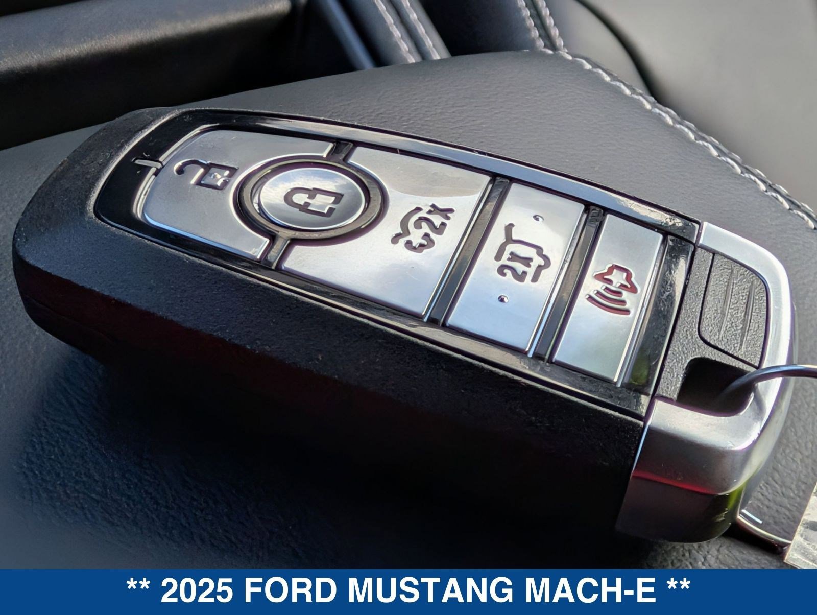 Certified 2025 Ford Mustang Mach-E Select image 33