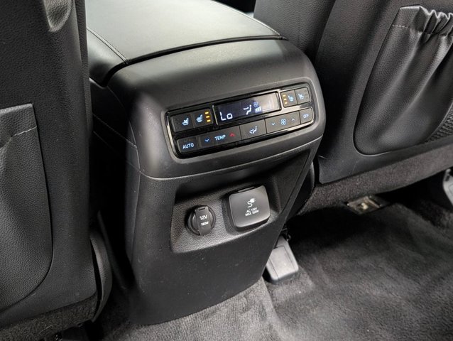 Used 2024 Hyundai Palisade Limited AWD/4WD image 17