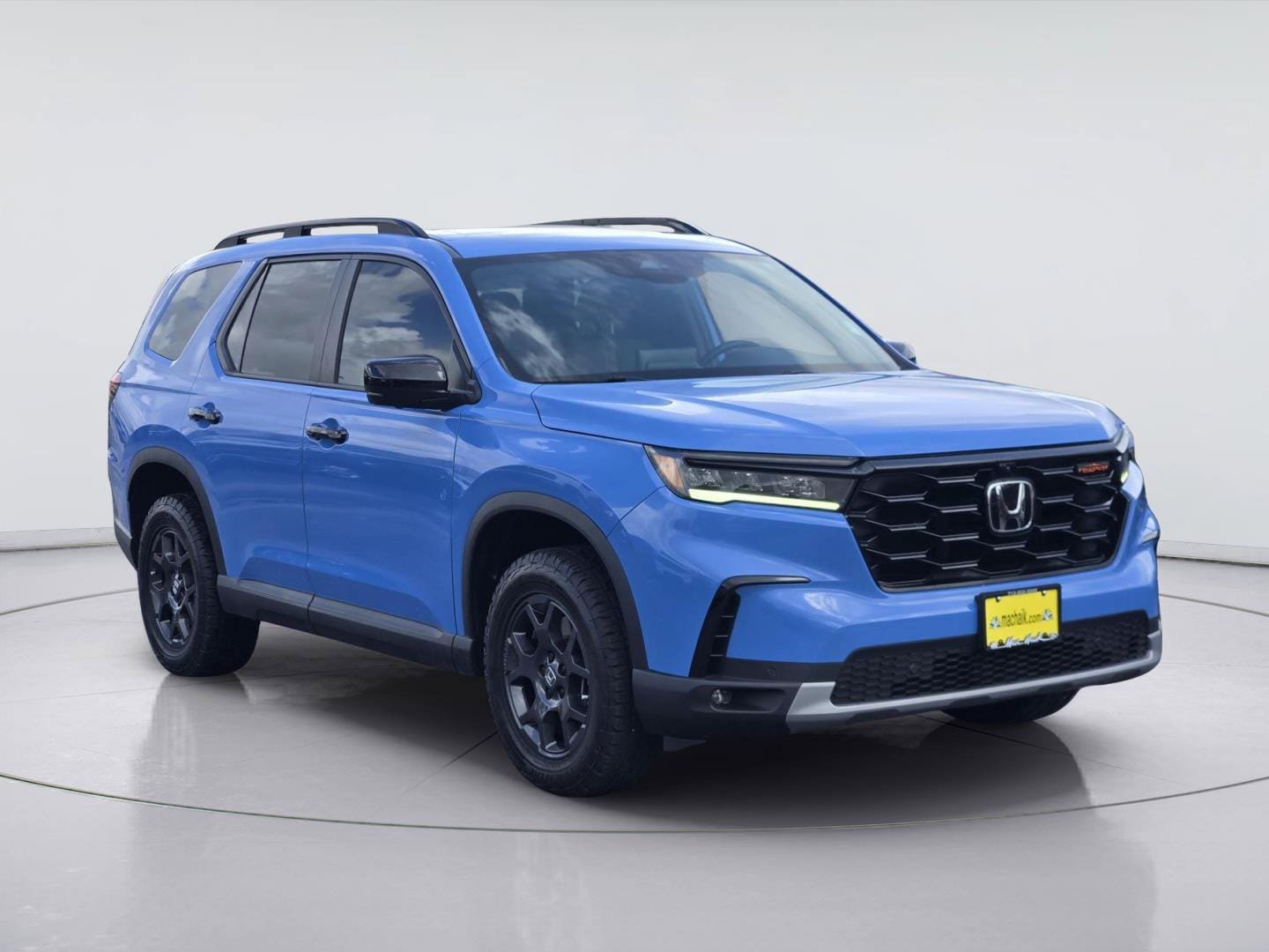 Used 2025 Honda Pilot TrailSport image 3