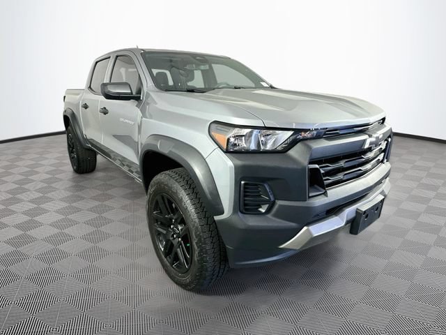 Used 2024 Chevrolet Colorado Trail Boss w/ Advanced Trailering Package AWD/4WD image 4