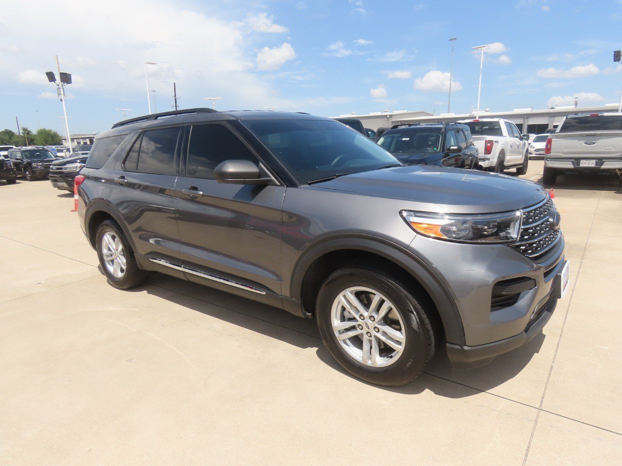 Certified 2023 Ford Explorer XLT RWD image 7